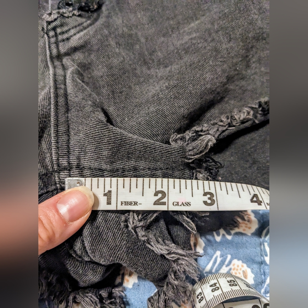 Umgee High Waist Faded Black Distressed Cut Off Jean Shorts sz 5/6 Festival - Picture 7 of 9